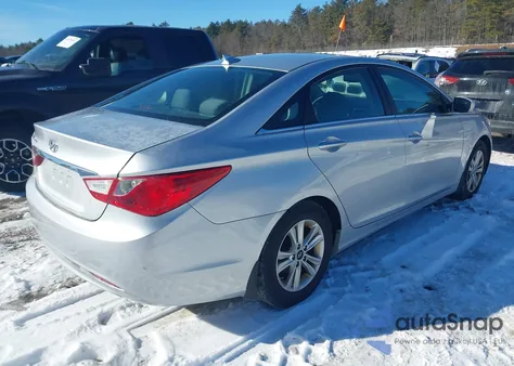 2013 Hyundai Sonata Gls z USA, uszkodzony, nr VIN 5NPEB4AC3DH633746